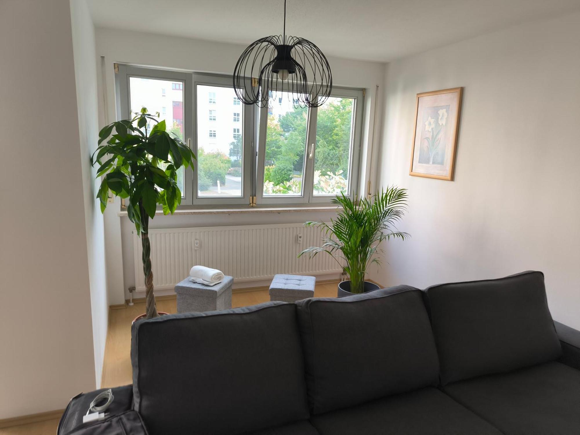 Ruhige 2 Zimmer Mit Balkon Unweit Vom Panometer *