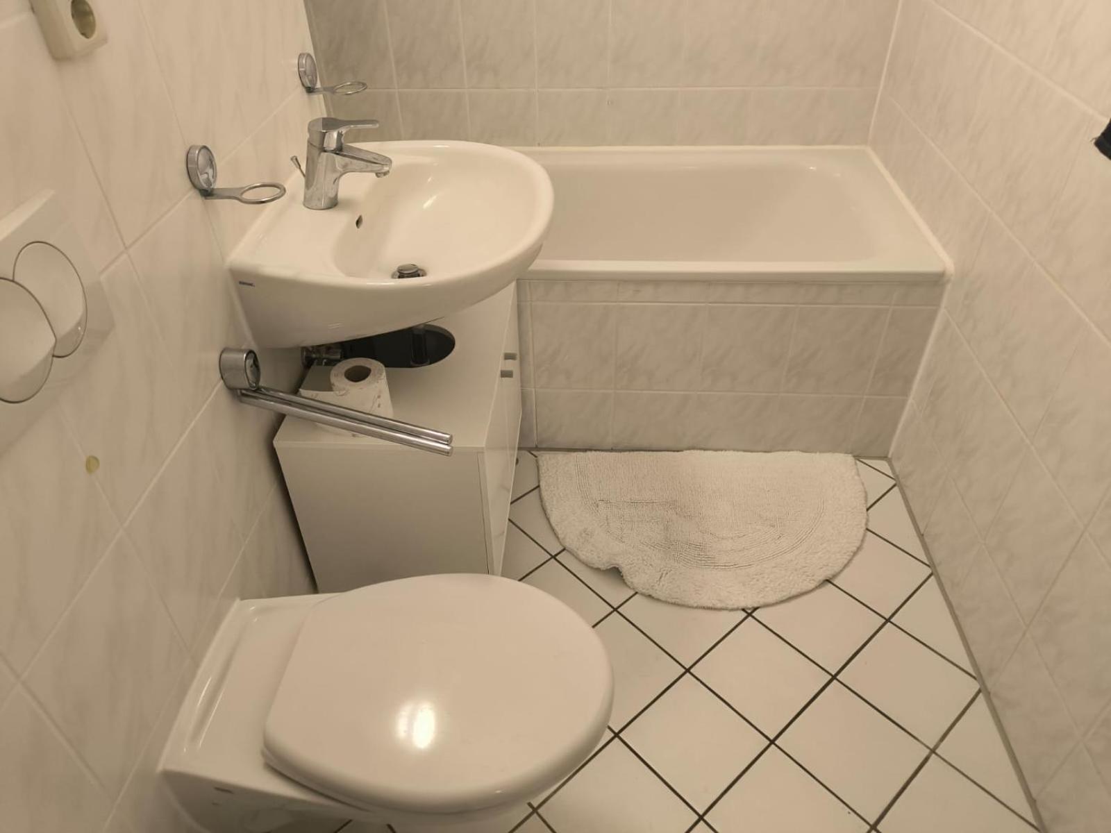 Apartment Ruhige 2 Zimmer Mit Balkon Unweit Vom Panometer Leipzig