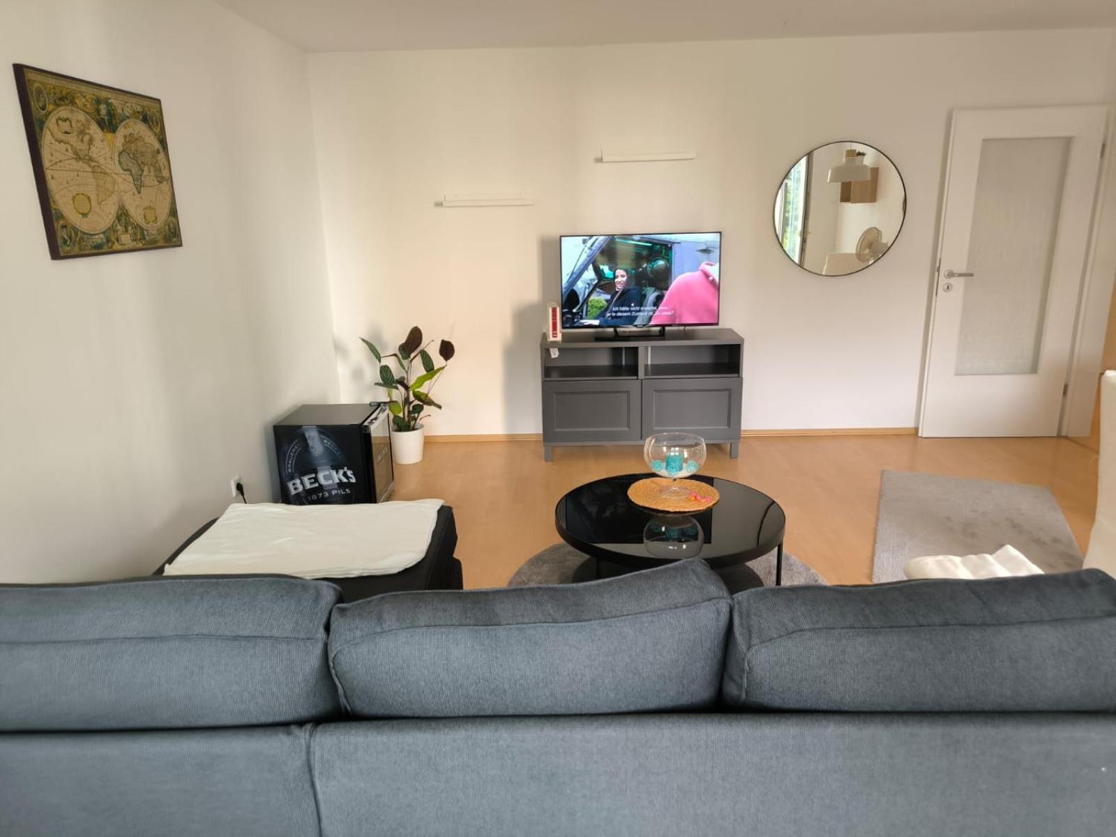 Ruhige 2 Zimmer Mit Balkon Unweit Vom Panometer *